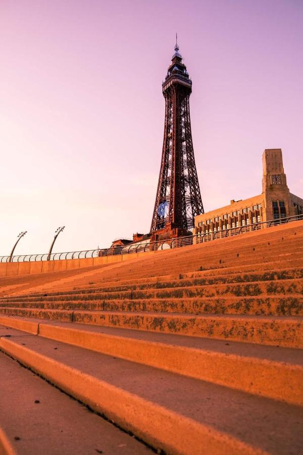 Foxhall Village Guest House Blackpool Bagian luar foto