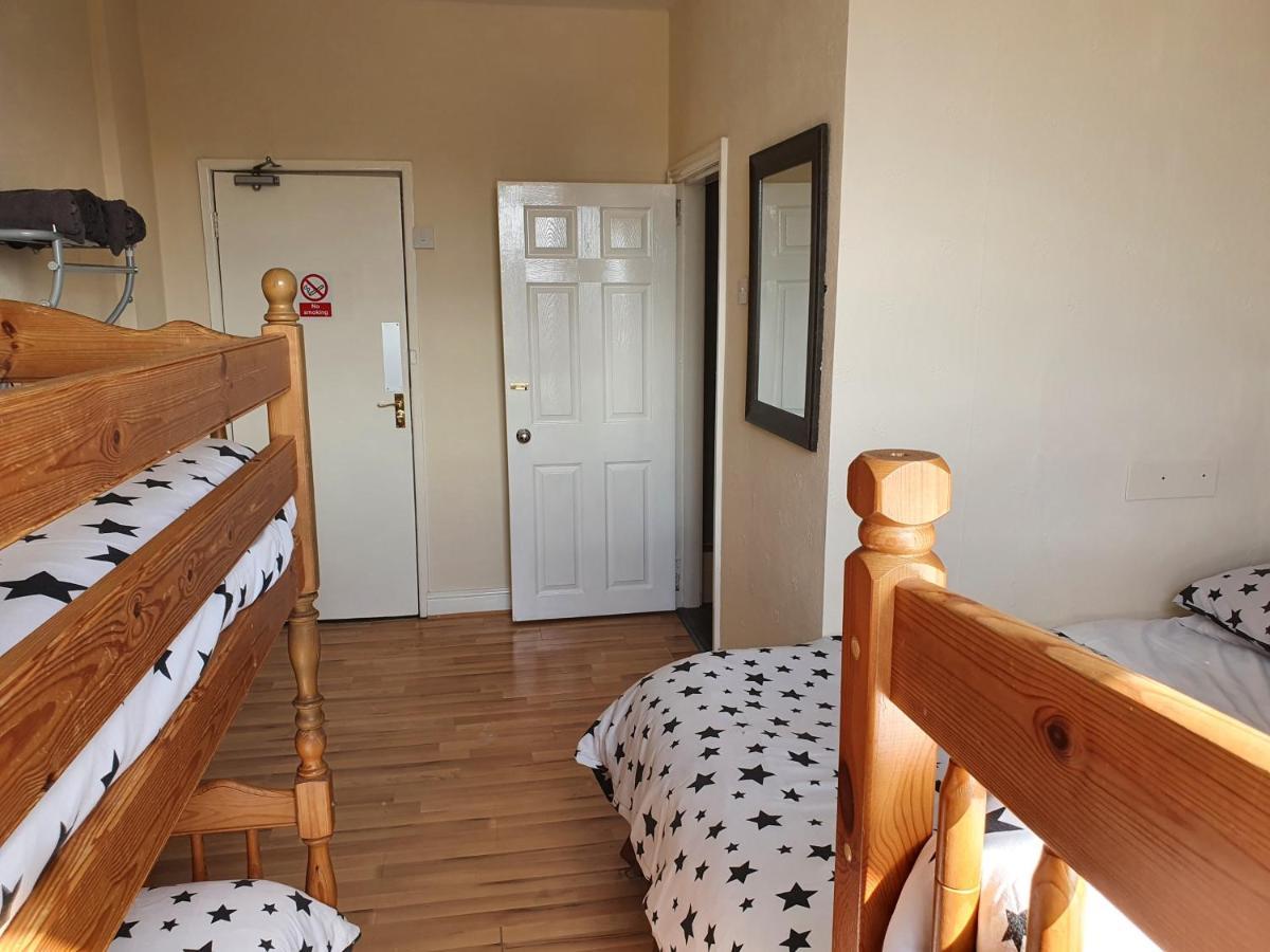Foxhall Village Guest House Blackpool Bagian luar foto