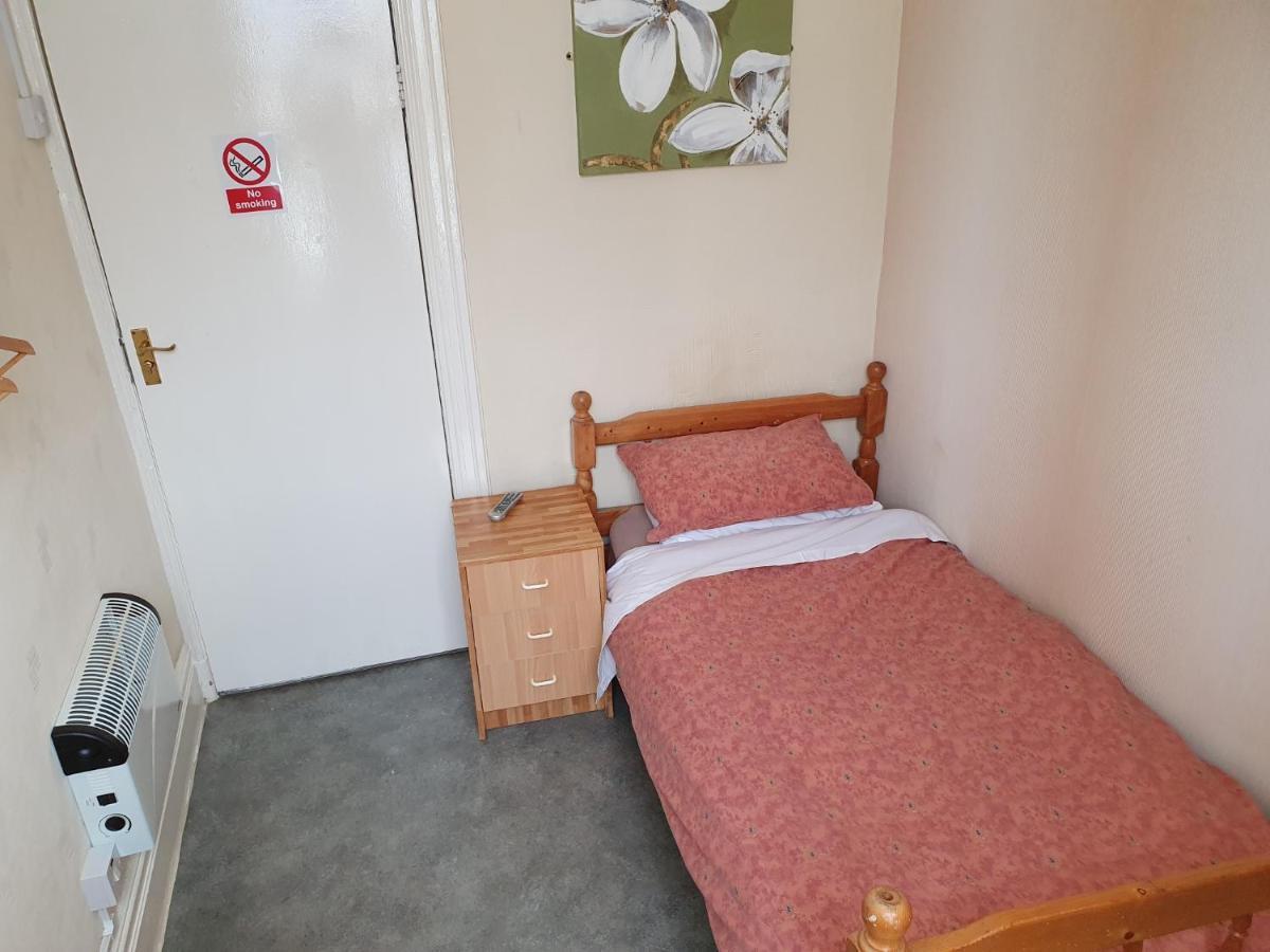 Foxhall Village Guest House Blackpool Bagian luar foto