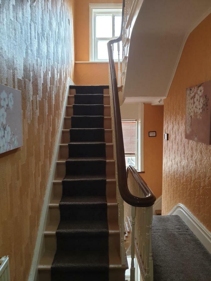 Foxhall Village Guest House Blackpool Bagian luar foto