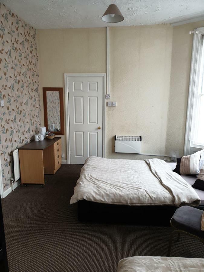 Foxhall Village Guest House Blackpool Bagian luar foto