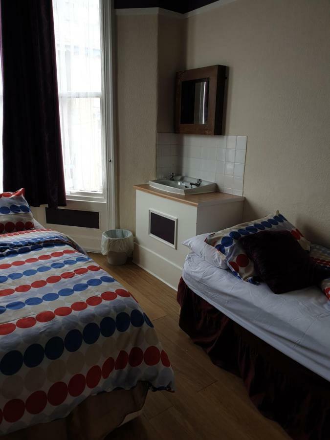 Foxhall Village Guest House Blackpool Bagian luar foto